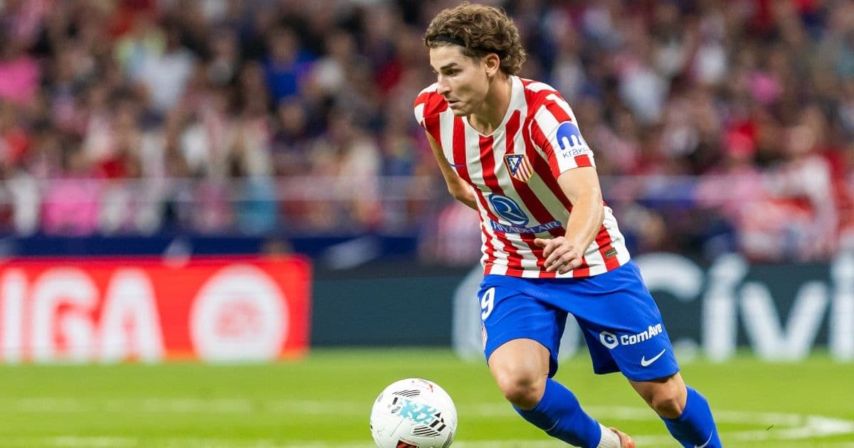 Barcellona, blitz di Deco a Madrid per Julián Álvarez: la strategia per superare il muro dell'Atlético