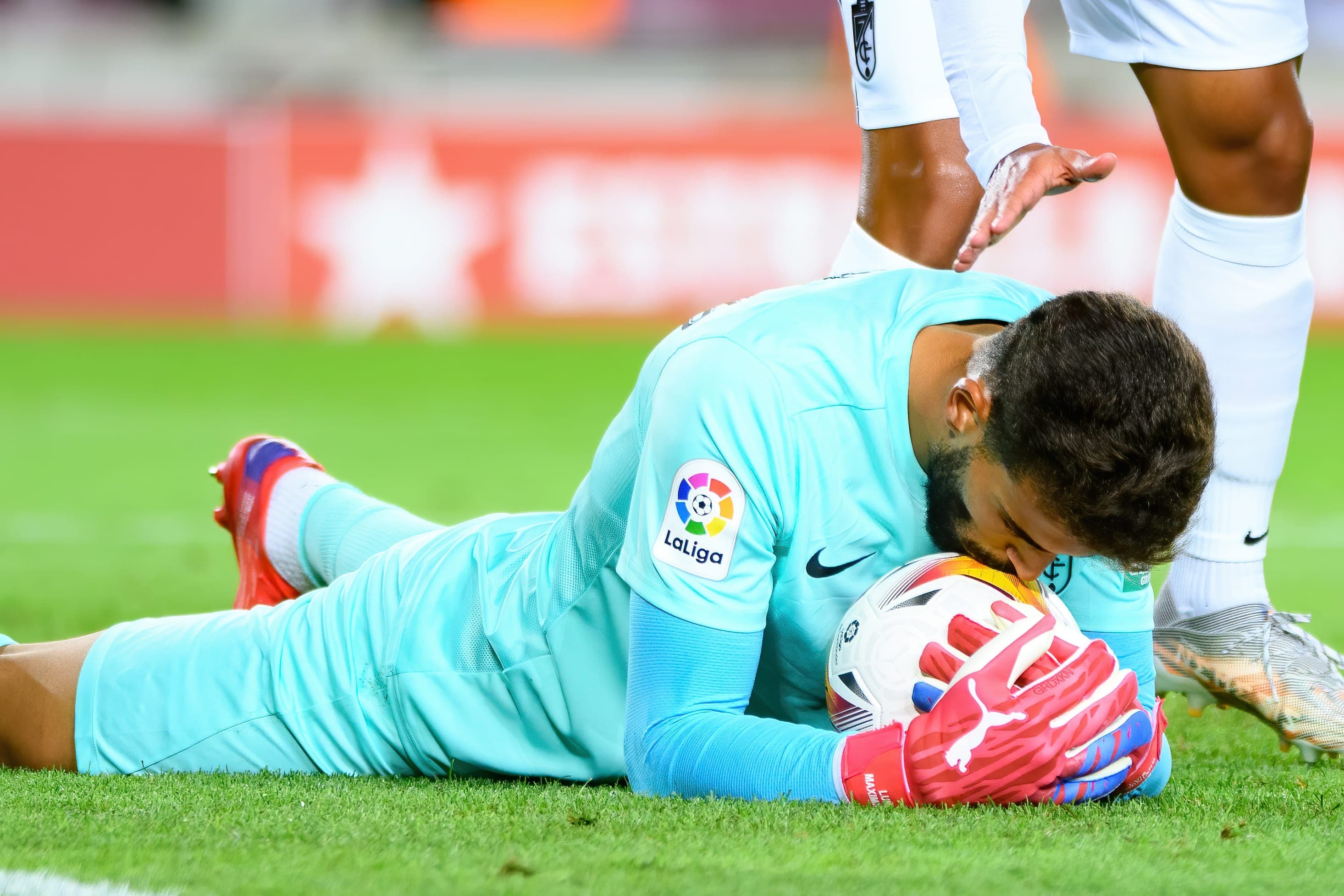 Serie A, Maximiano è quasi record: il portiere biancoceleste rimedia il secondo rosso più veloce per un esordiente