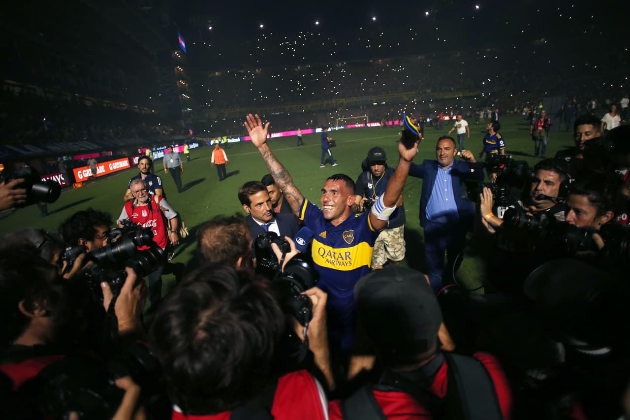 Carlos Tevez dice basta: il calciatore del popolo saluta il calcio giocato