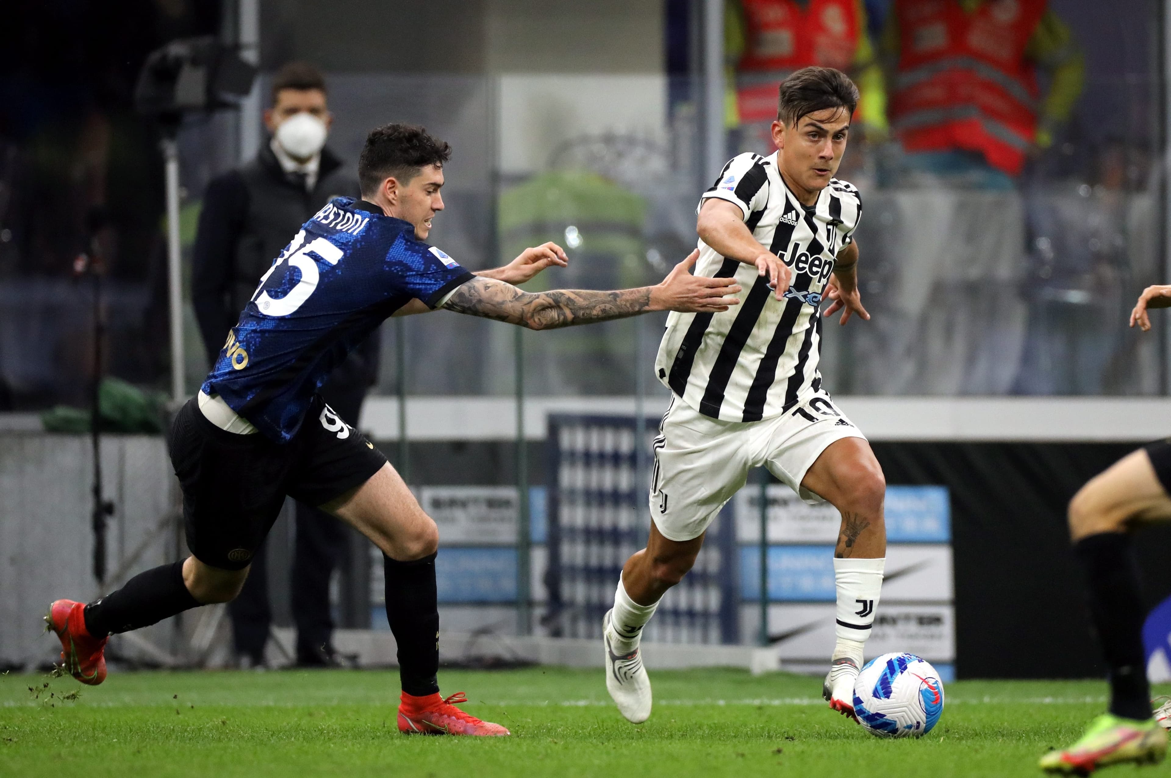 Da bandiera juventina al possibile futuro nerazzurro, Dybala all'ultimo derby d'Italia in bianconero