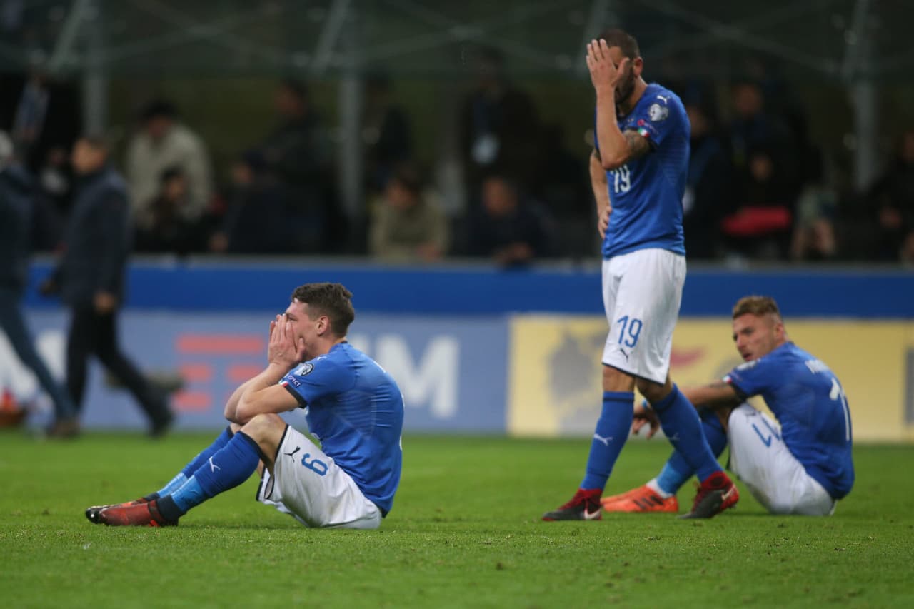 Campioni d'Europa ma fuori dal mondiale due volte, l'Italia non è l’unica nella storia