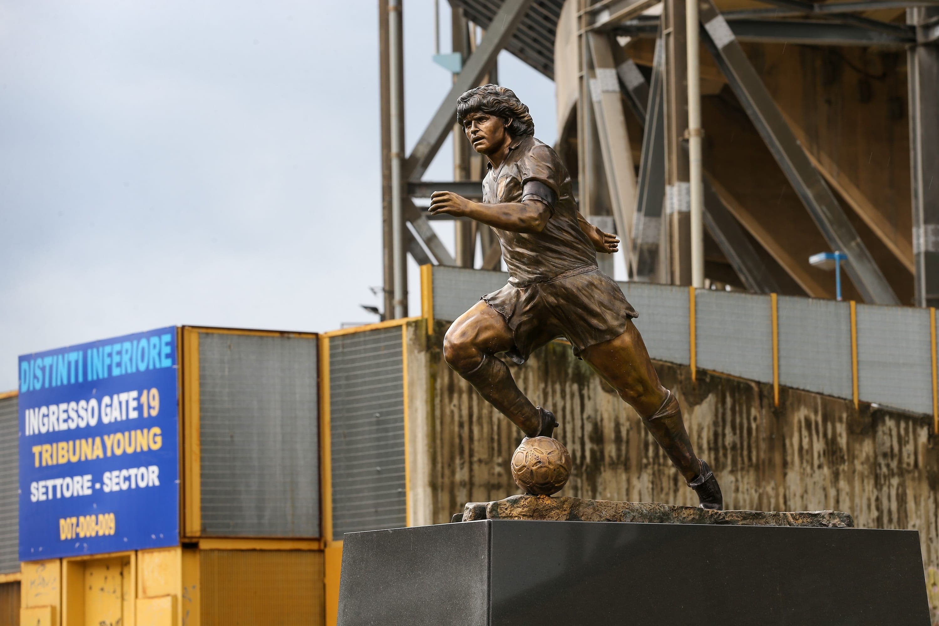 La sfida di Maradona: Barcellona-Napoli nel segno di Diego