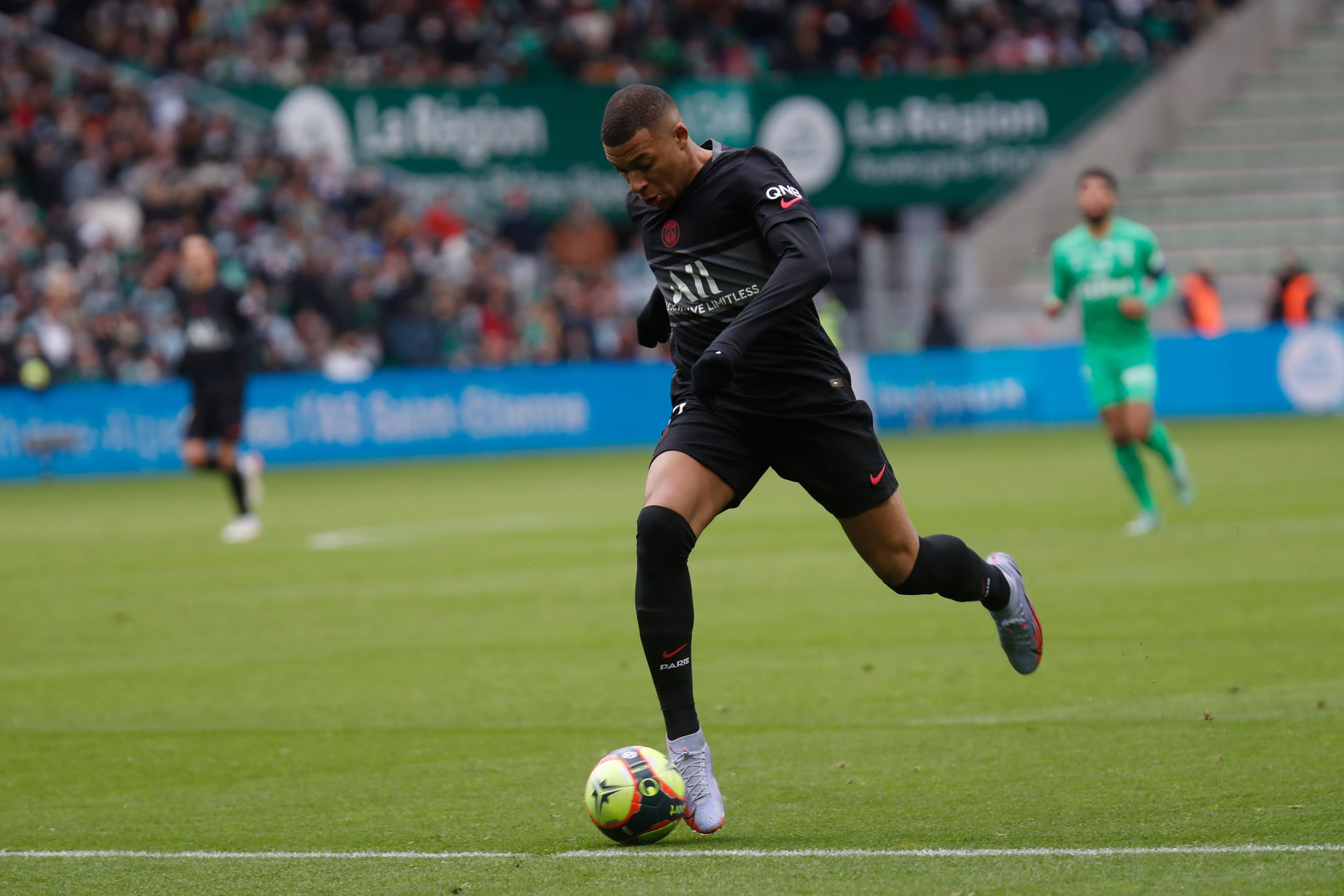 Mbappè ancora decisivo, il francese ancora di salvezza del PSG prima dell'addio