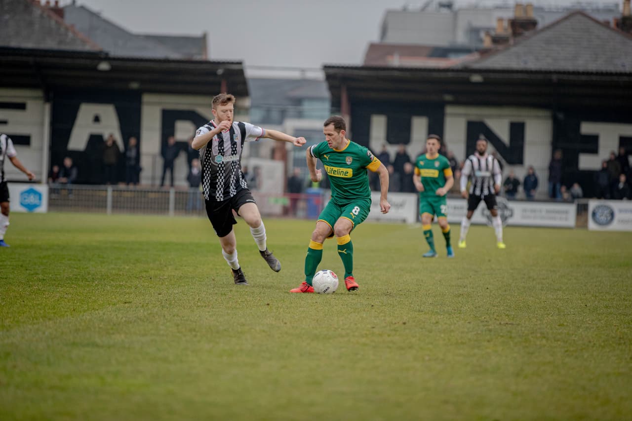 Pronostico Cheltenham Town – Notts County: probabili formazioni e statistiche League Two (10/11/2025)