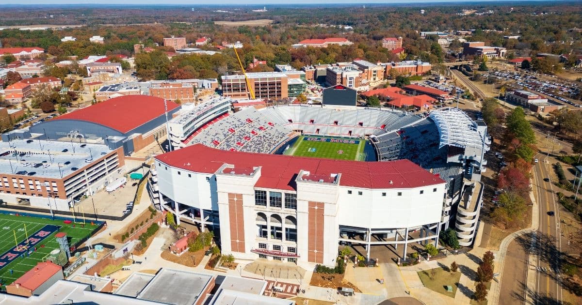 Pronostico Oxford United-Charlton Athletic: analisi e probabili formazioni 14/03/2026 Championship