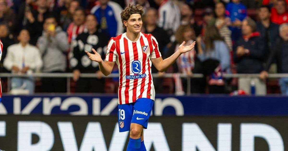 Il piano del Barcellona per Julián Álvarez: tagliati 58 milioni di ingaggi, ma l'affare resta un rebus