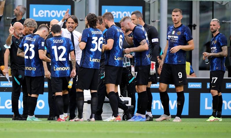 Da Vieri e Simeone a De Vrij e Correa: quanti ex tra Inter e Lazio