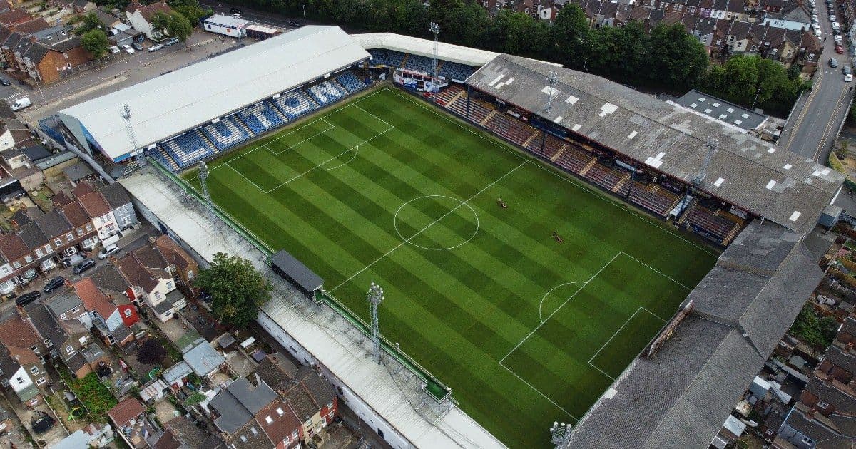 Pronostico Luton - Swindon: analisi e probabili formazioni 13/01/2026 EFL Trophy