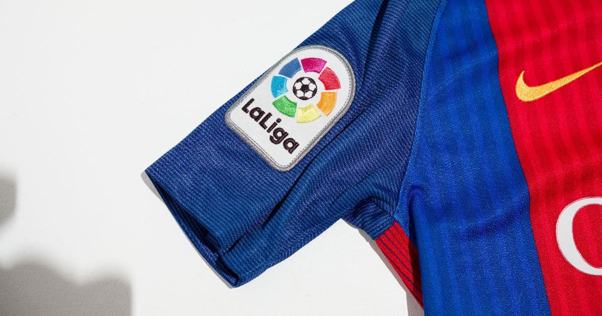 La Liga scommette sul vintage: il calcio diventa icona di stile tra moda e nostalgia