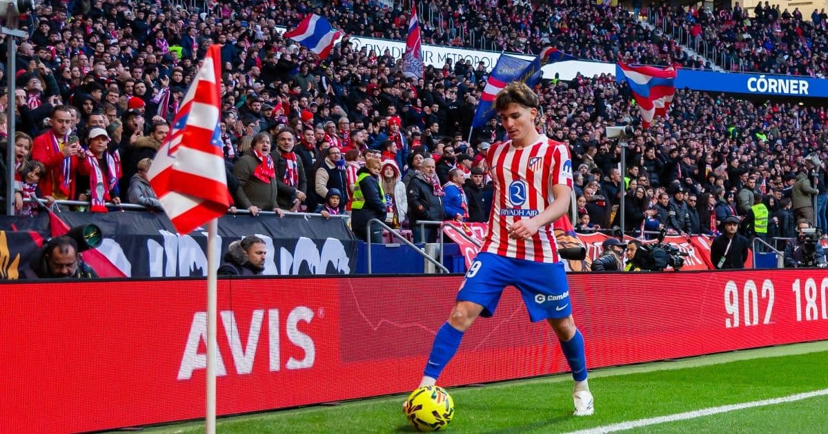 Barcellona, l'assalto a Julián Álvarez tra l'ostacolo Atlético e lo spettro dei grandi rifiuti