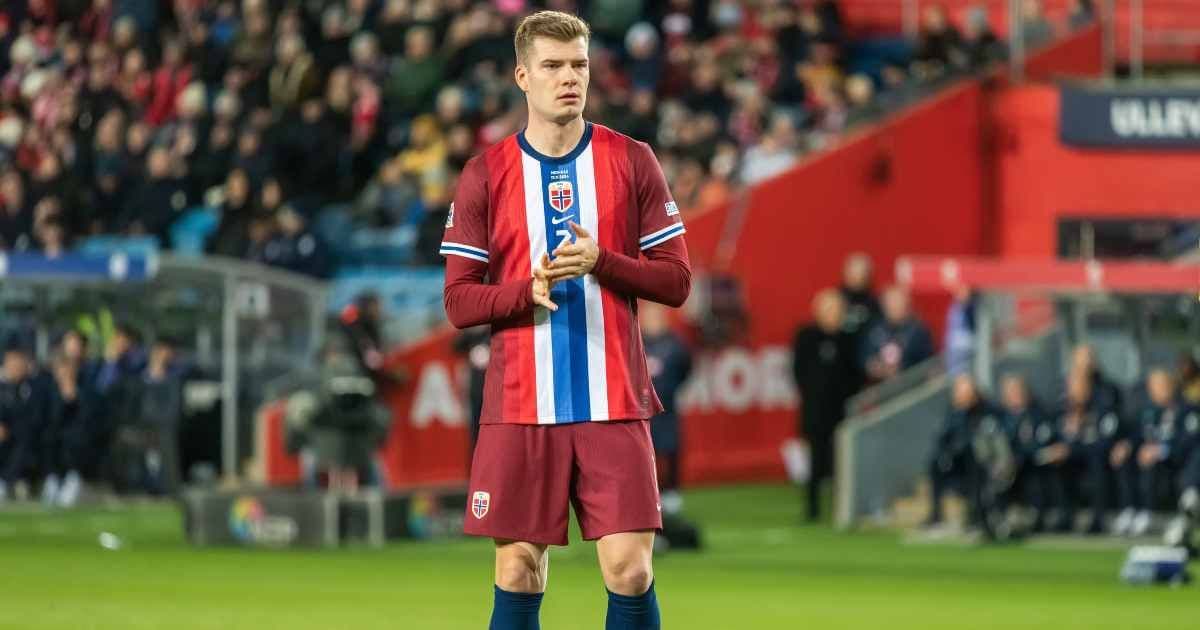 Mondiali 2026, Sørloth sbaglia il gol qualificazione e viene minacciato di morte: "Tu morirai"