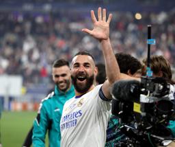 Benzema vince il Pallone d’Oro 2022: il bomber del Real Madrid è il quinto francese della storia ad aggiudicarsi il premio